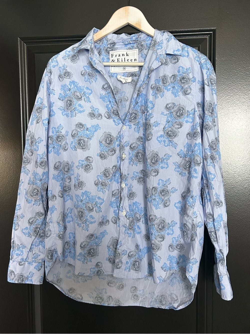 Frank & Eileen Eileen Floral Relaxed Button-Up Shirt Blue Floral Stripe size med